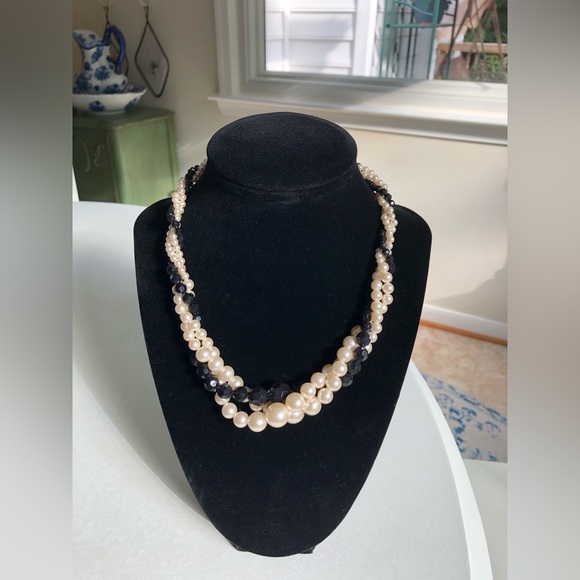 Vintage Twisted 3 Strand Faux Pearl & Black Beads Necklace - Picture 8 of 8